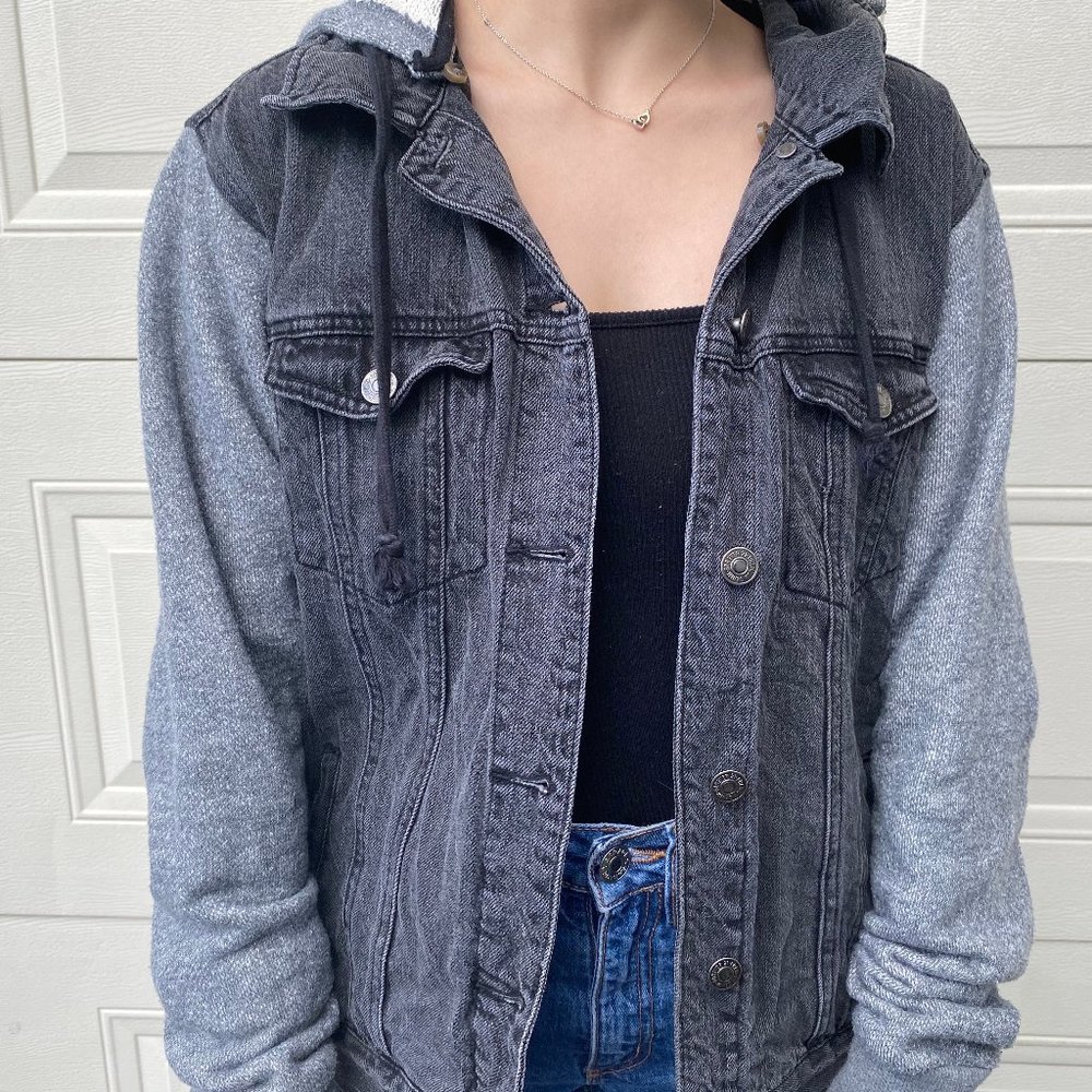 Forever 21 Hooded Denim Jacket SMALL